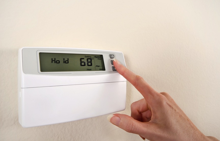 Home Maintenance Tip: Save Energy at Home While on Vacation